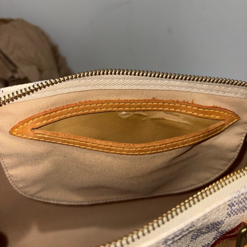 Authentic Louis Vuitton Speedy 30 Damier Azur Handbag with certificate - Picture 13 of 16